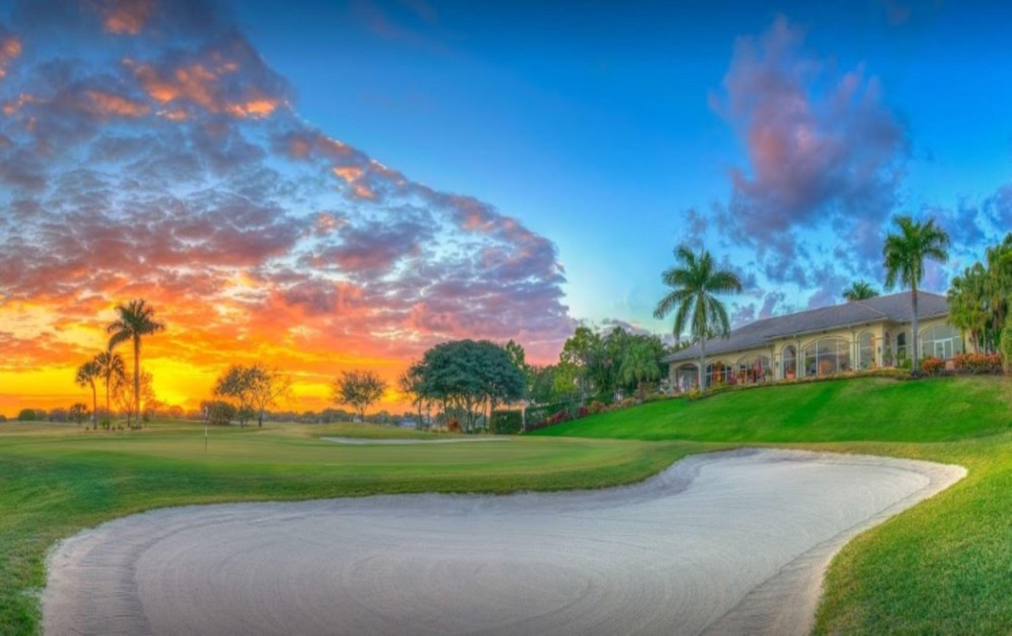 Abacoa Grille Room overlooking the 18th green. 